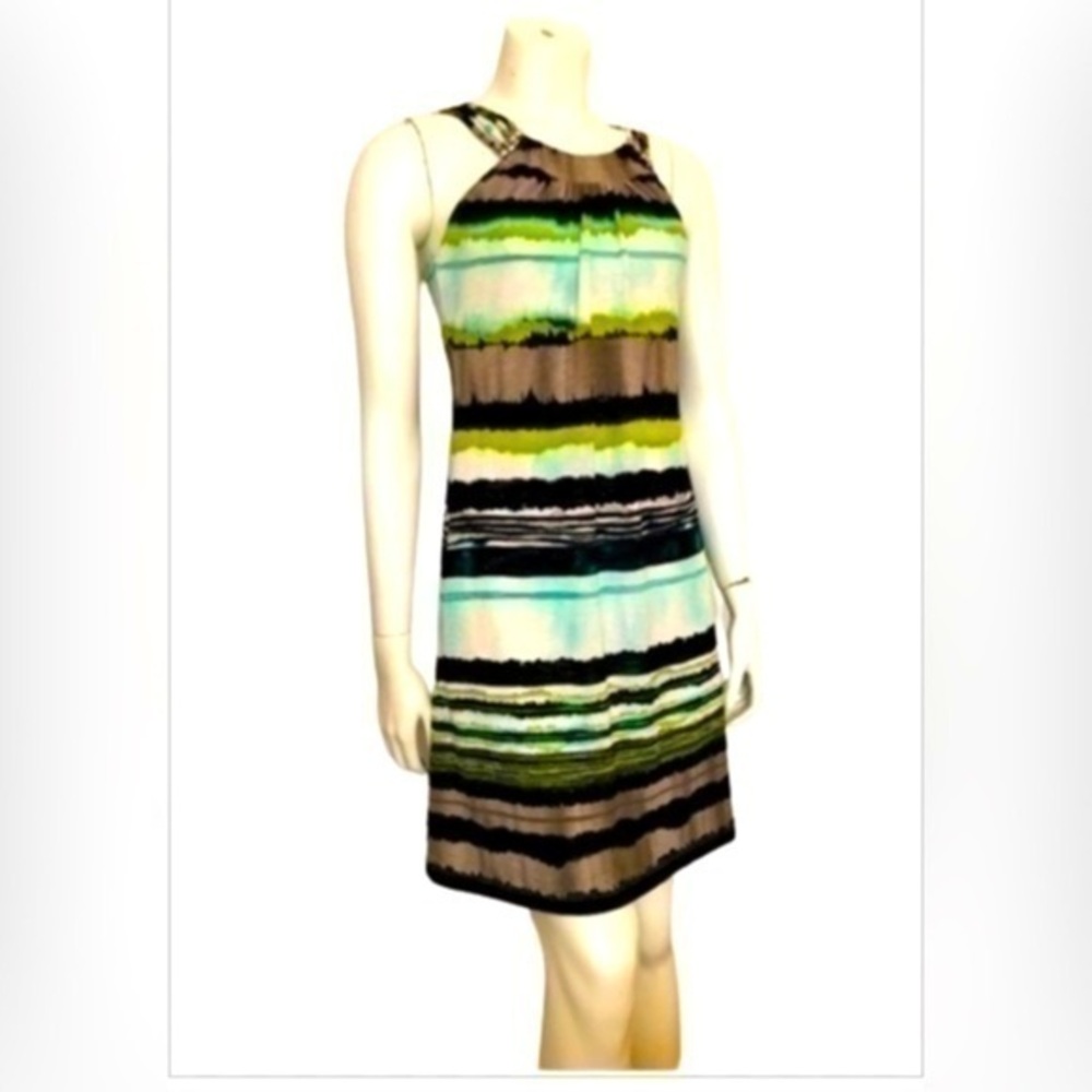 🛍️2/$12

DONNA size small (4-6) women’s summer dress. Stretch material. Lined.